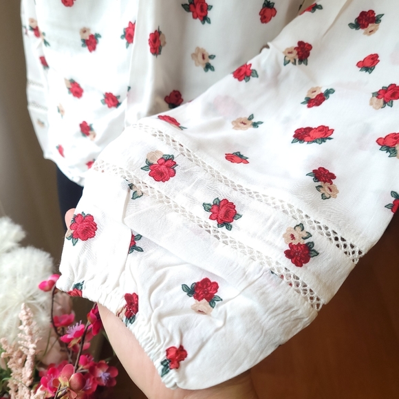 🍒NWT🍒 HOLLISTER FLORAL PRINT TOP - Picture 6 of 12